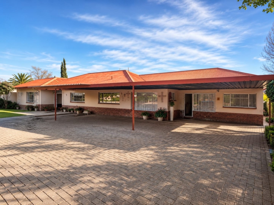 4 Bedroom Property for Sale in Universitas Free State